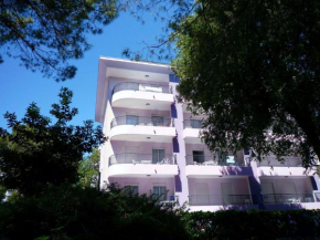 Poolside retreat - Beahost Rentals